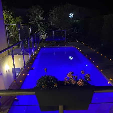 Проживание в семье Elimia Piscine Privee & Chauffee *