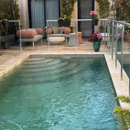 Elimia Piscine Privee & Chauffee Антиб