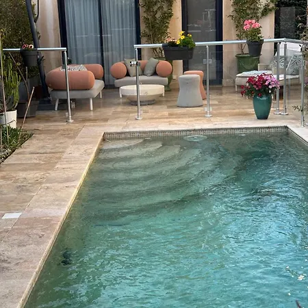 Elimia Piscine Privee & Chauffee Проживание в семье Антиб
