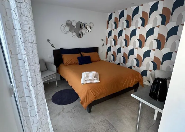 Habitación en casa particular Elimia Piscine Privée&chauffée *