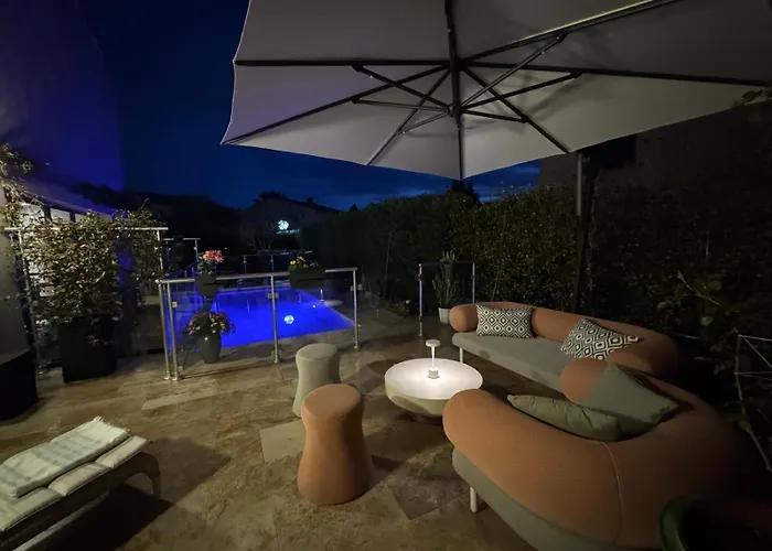 Habitación en casa particular Elimia Piscine Privée&chauffée Antibes