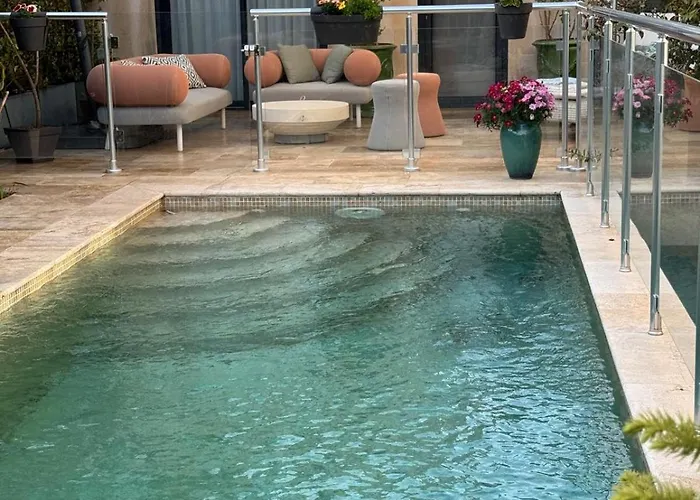 Elimia Piscine Privee & Chauffee Antibes