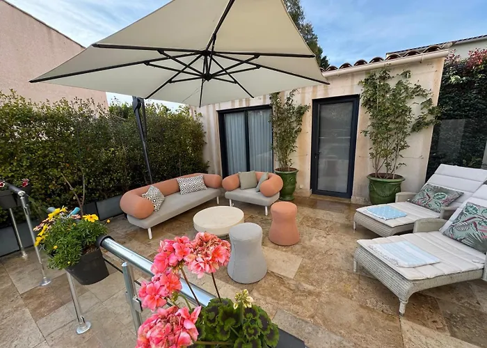 Elimia Piscine Privée&chauffée Habitación en casa particular